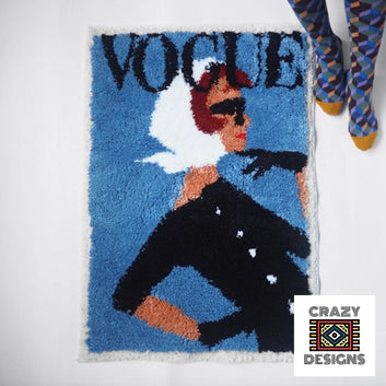 Custom Tufted 'Picture Vogue' Fashionista Plush Non-Slip Carpet Rug